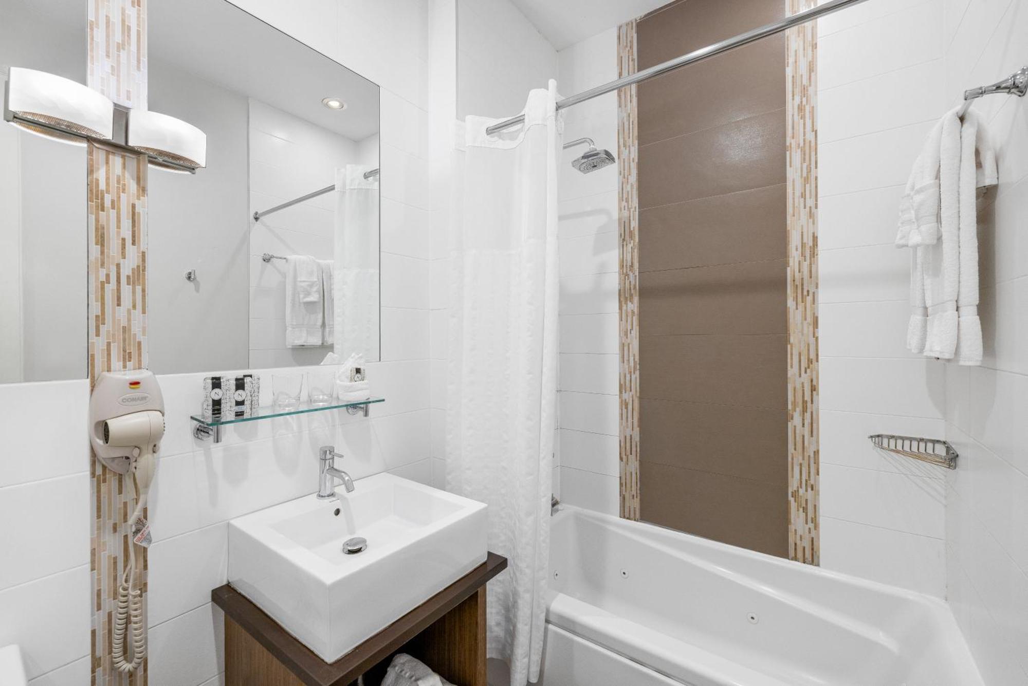 Condor Brooklyn Hotel